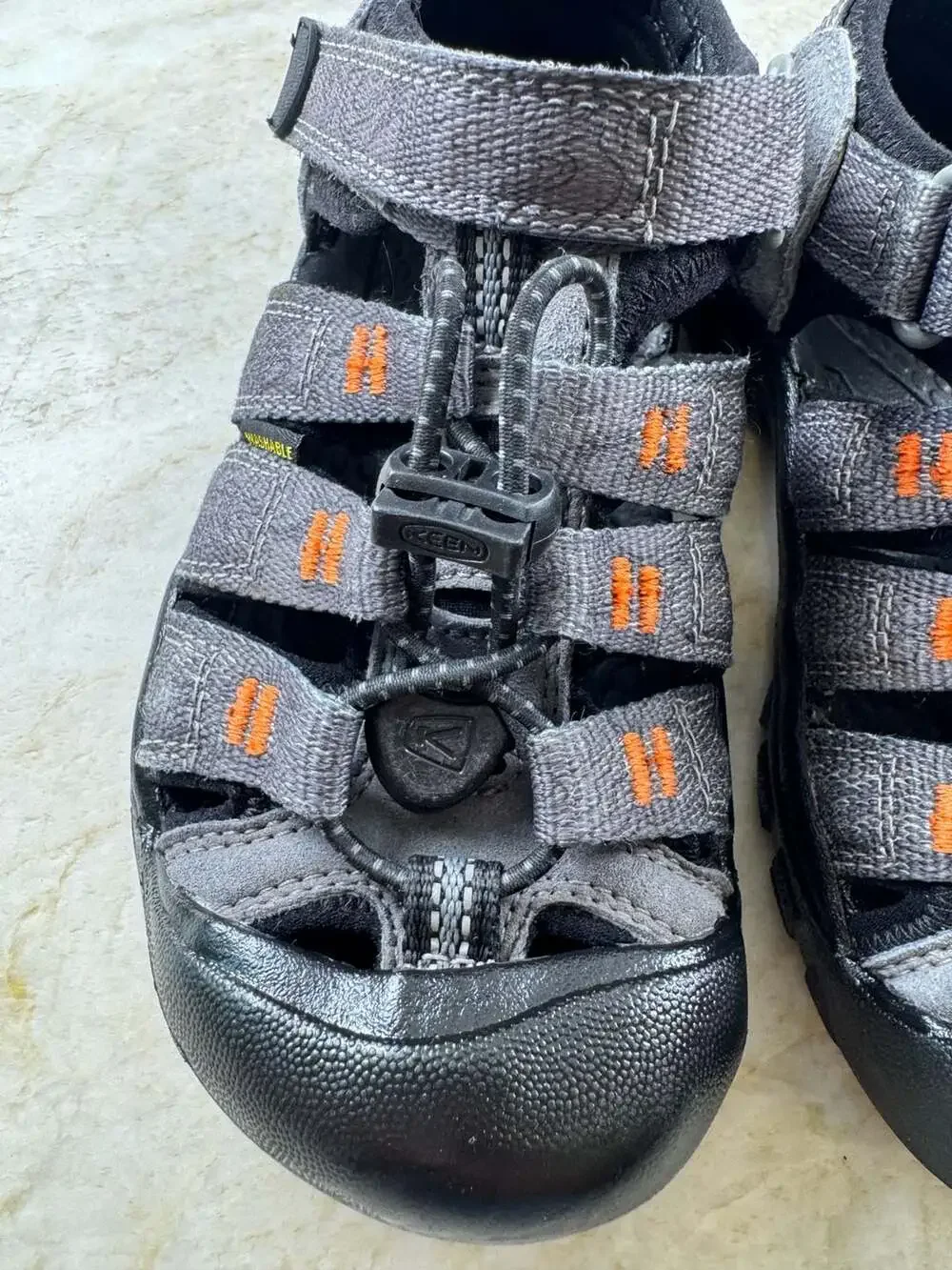 Keen Newport H2 Closed Toe Water Sandals Gray Black Kids Size 13